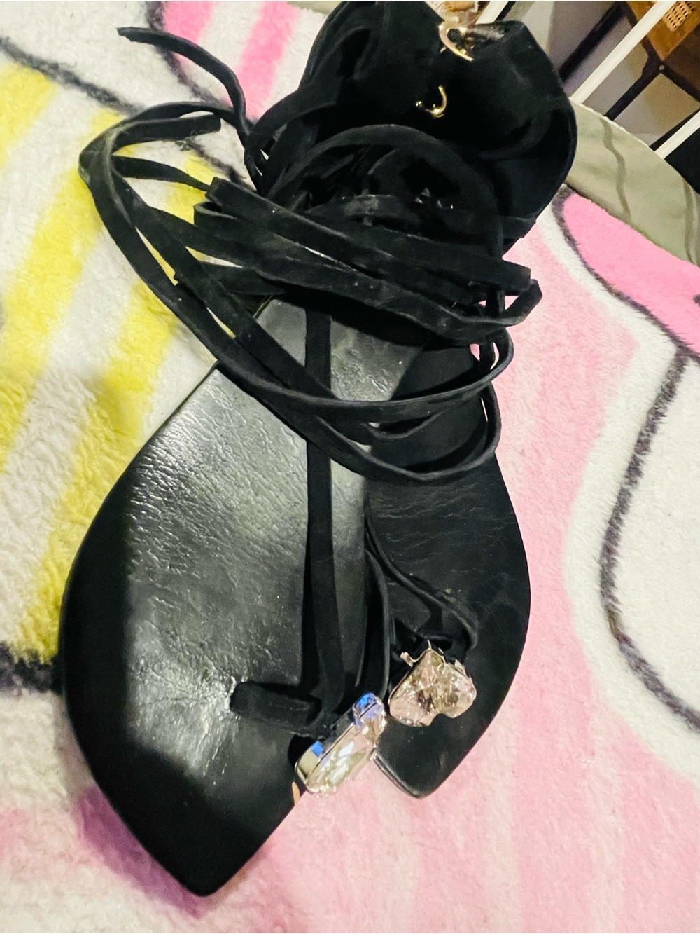 AMINAH ABDUL JILLIL SUEDE
LACE UP POINTED SANDALS
WITH GLASS HEARTS - Picture 4 of 8